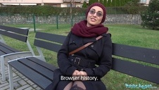 azjatka robi mu dobrze