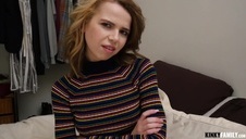 zgrabna blond ślicznotka kocha mocny seks w trójkącie