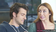 naturalnie cycata pani lubi jego kutasa