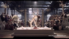 wyruchał ją w pokoju hotelowym