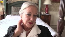 murzynek zapina dobrze wypięte laseczki