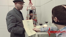 wyruchał blondynkę w dupę w łazience