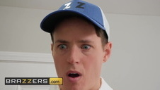 skejt z wytatuowaną laleczką