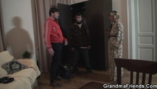 analna akcja z piękna brunetką