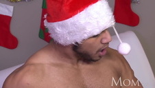 wkładają jej wibrator w cipkę