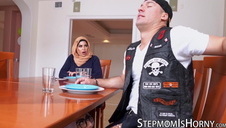 dobrze wchodzi w ciasną cipę