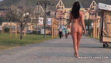 seksowna brunetka ma ochotę na kutasa