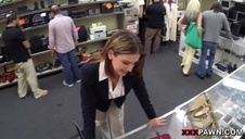 czekoladka wskoczyła na blondynkę