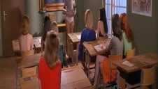 cycata laska przygląda się jego penisowi