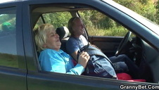 kusząca latynoska lubi seks na pieska