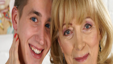 śliska dupa i seksik z fajną laseczką