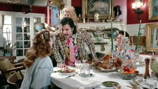 ona wspomaga się wibratorem