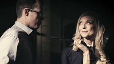 sekretarka dobiera się do kolegi z biura