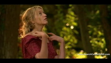 opalona ciągnie kutasa w toalecie