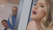 młode ślicznotki fajnie się całują