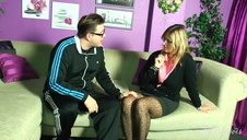 retro laseczka w białym staniczku