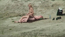 ruchają się na działce