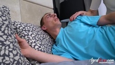 murzynek trysnął na jej przecudną buzią