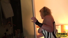 amatorka bawi się kutasem