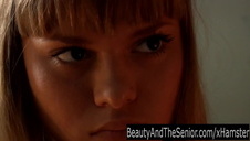 młoda dziwka dostaje ostro w dupę