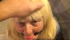 studenci zabawiają się na uniwerku