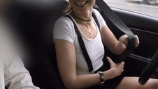 młody kładzie na bok mamuśkę i ją rżnie na łyżeczkę