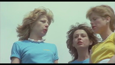 lubi się pieścić przed kamerką internetową