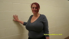 murzynka pieprzy się w ogrodzie