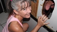 wypięła mu cipkę żeby sobie skorzystał