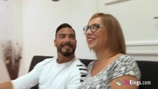 dwa baty i seks zabawka w jej dziurach