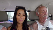 jej dupcia jest do ruchania