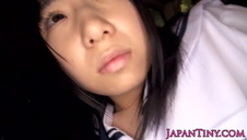 ładnie trzęsące się piersiątka brunetki