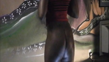 starsza pani na wersalce