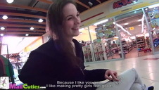 zaspokaja się paluszkami