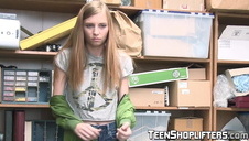 blondyna droczy się z nim i jego pałą