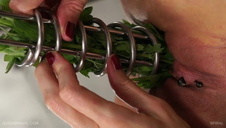 penetruje buźki trzech pań