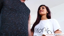 niezła niunia słodko jęczy