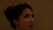 wyruchał czarnulke i zgrzał jej się na dupsko