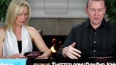 piękne dziewczyny całują się po pipkach