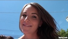 pokazała mu cipkę i zrobiła loda