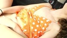 zabrał fajną blondi do siebie na szybki numerek