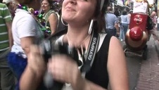 czworokącik z nastolatkami w domu