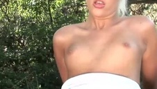 fajna niunia w pościeli