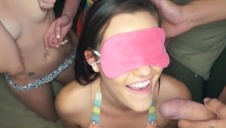 emo ziomek z silikonową panną