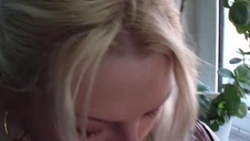 kończy na jej twarzy