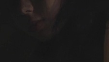 siedzi na fiucie i ma lizane sutki