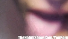 laska daje sobie z palca