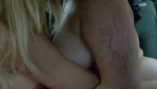 atrakcyjna babcia lubi ruchanie na pieska przed degustacją spermy