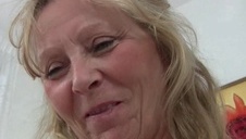 trójkącik z dobrymi mamuśkami w stajni