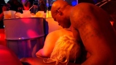 lesbijki zabiera się za dominującą babkę